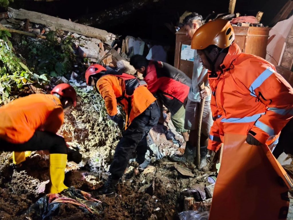 1 Nopember 2025. “Tanah Longsor Desa Depok, Kec. Bendungan Trenggalek